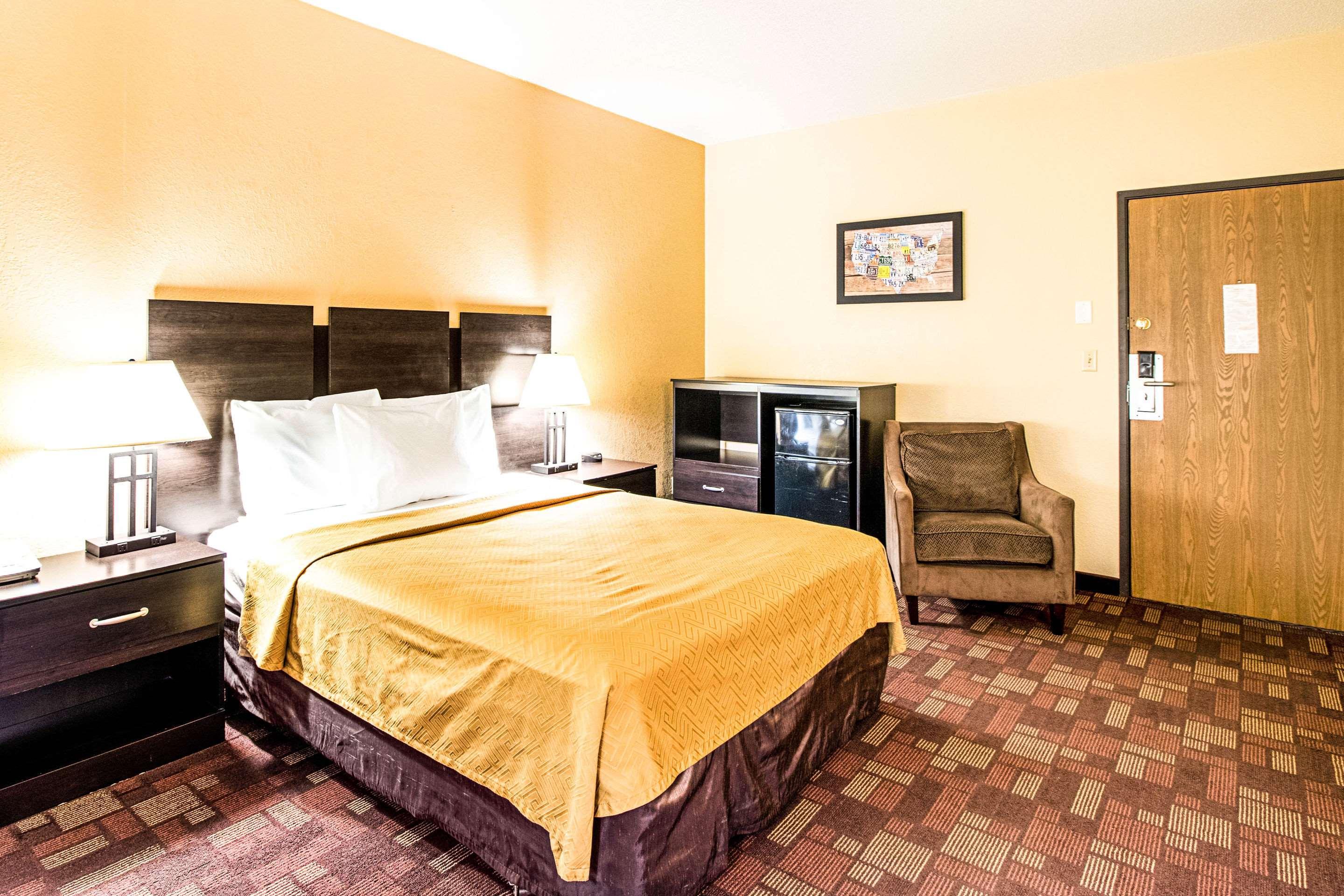 Econo Lodge Watertown Ngoại thất bức ảnh