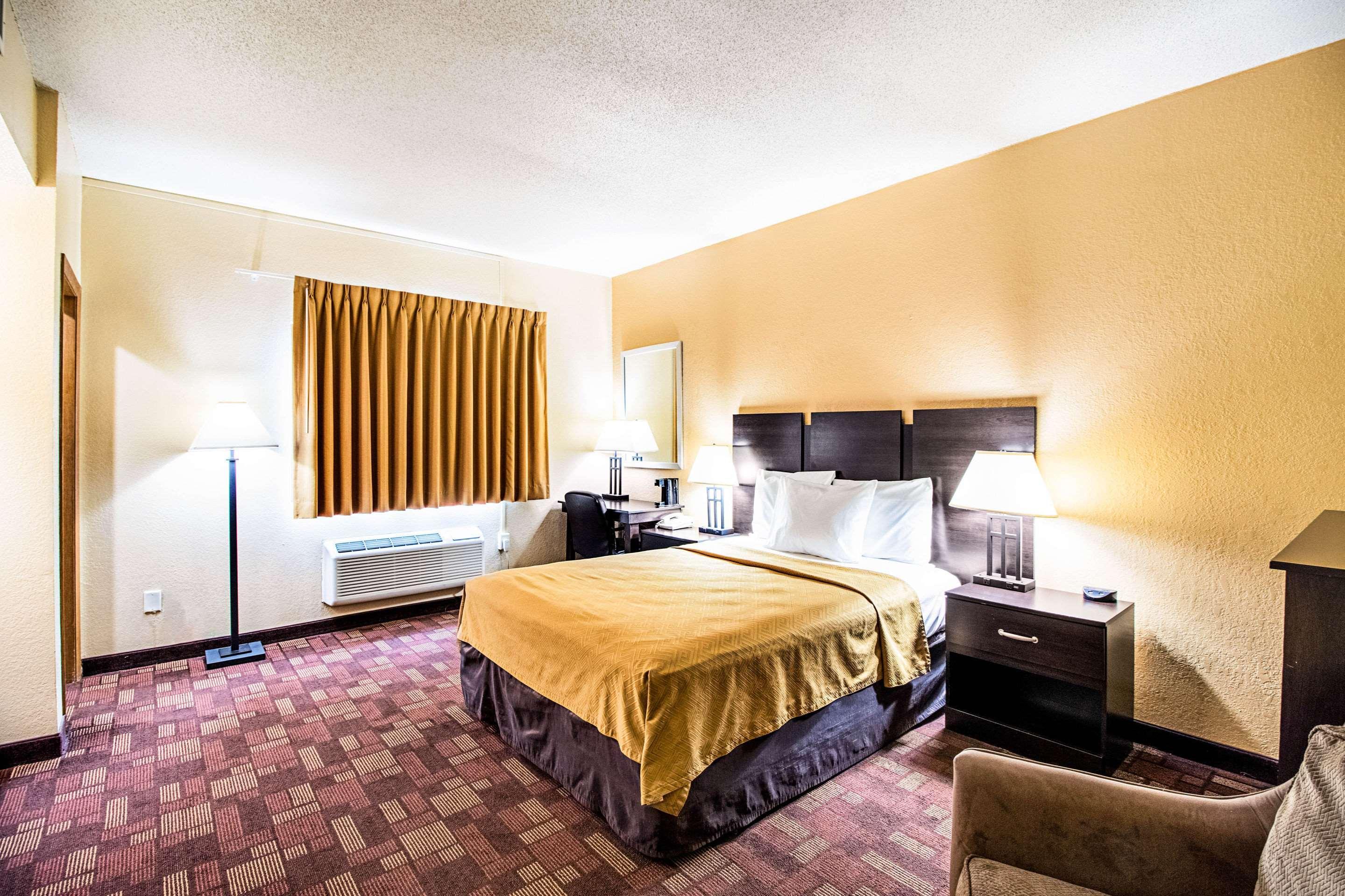 Econo Lodge Watertown Ngoại thất bức ảnh