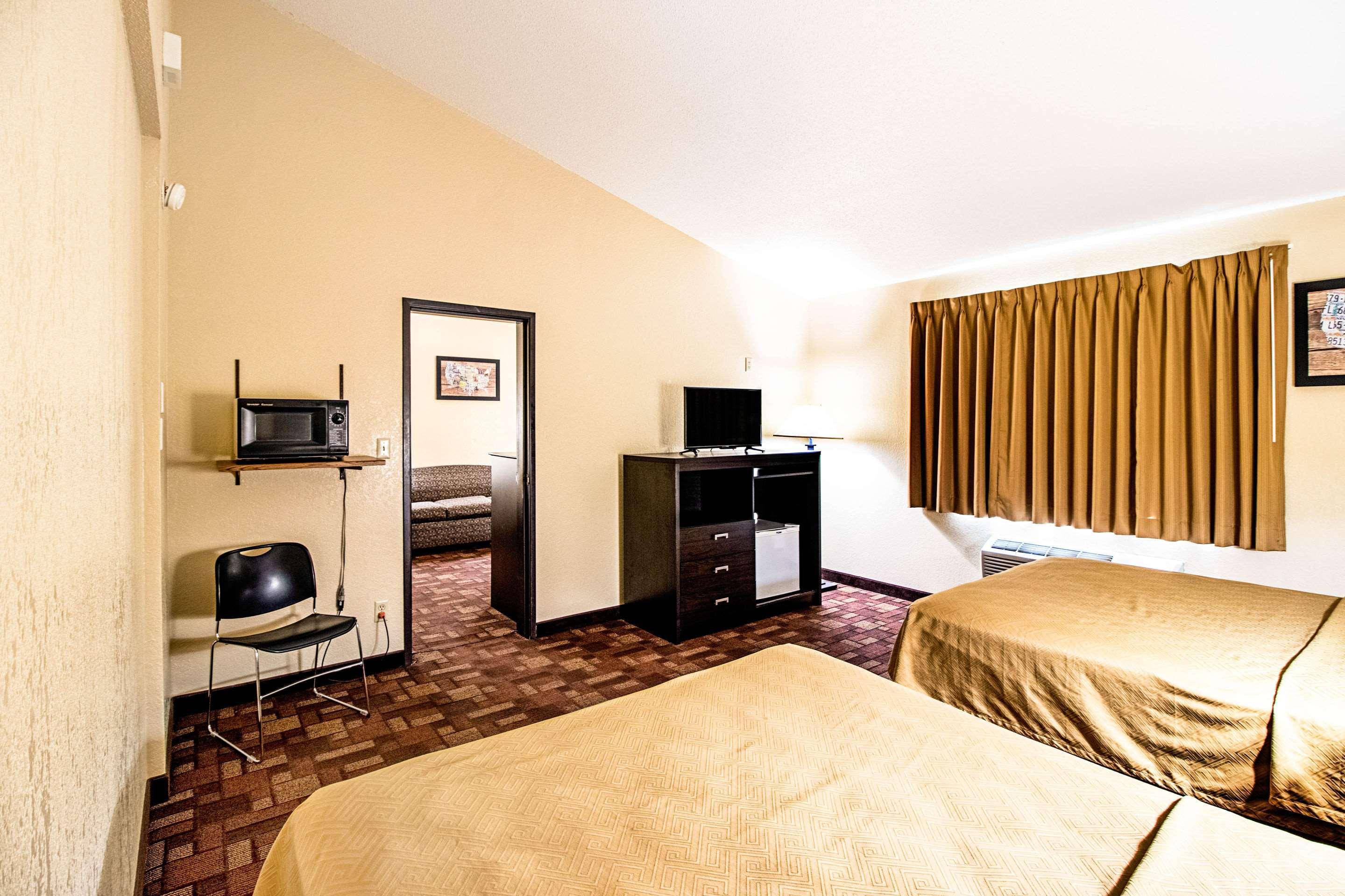 Econo Lodge Watertown Ngoại thất bức ảnh