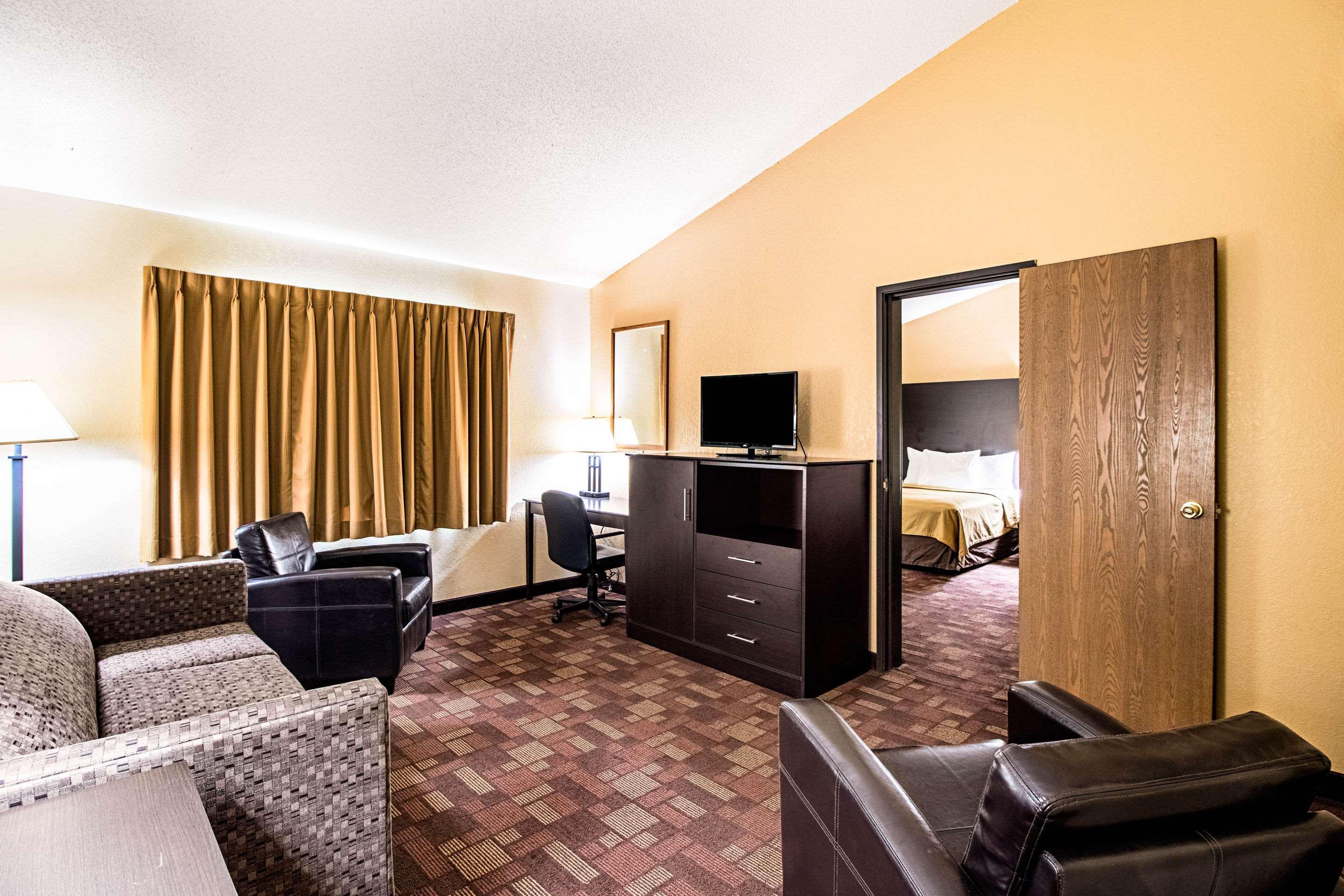 Econo Lodge Watertown Ngoại thất bức ảnh