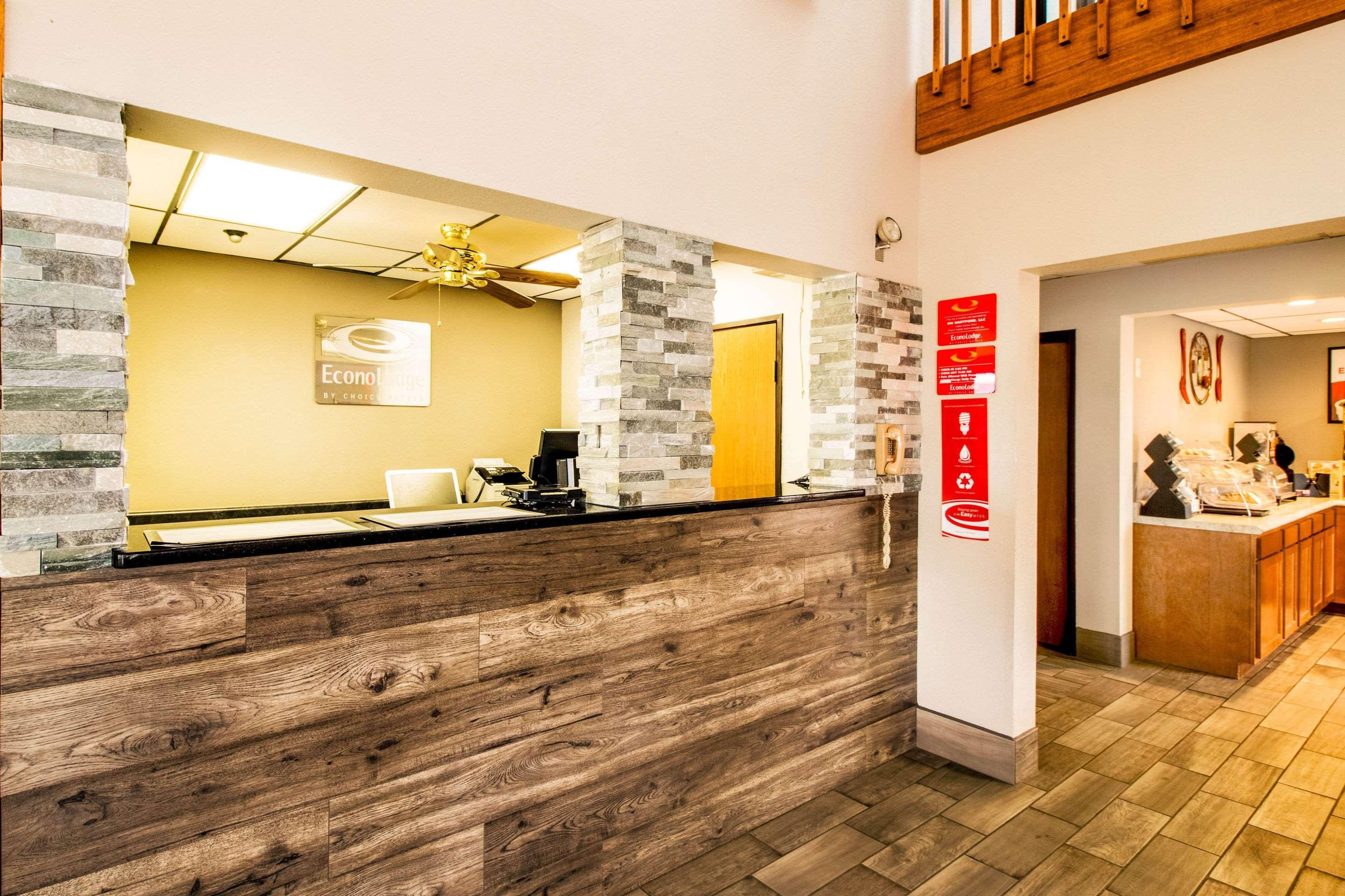 Econo Lodge Watertown Ngoại thất bức ảnh