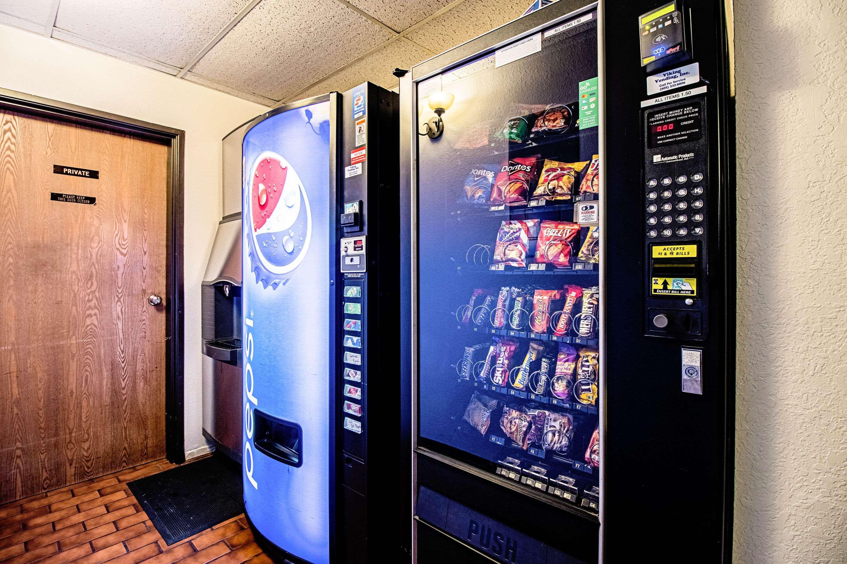 Econo Lodge Watertown Ngoại thất bức ảnh