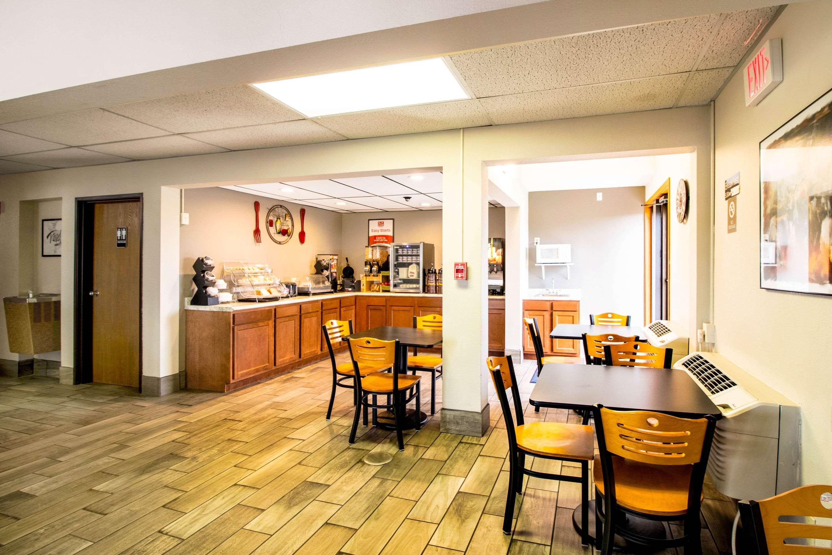 Econo Lodge Watertown Ngoại thất bức ảnh