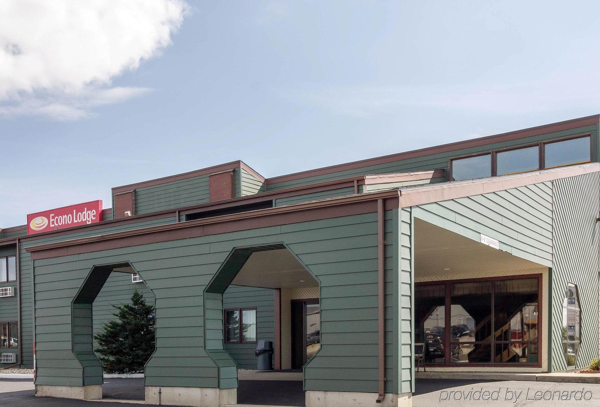 Econo Lodge Watertown Ngoại thất bức ảnh