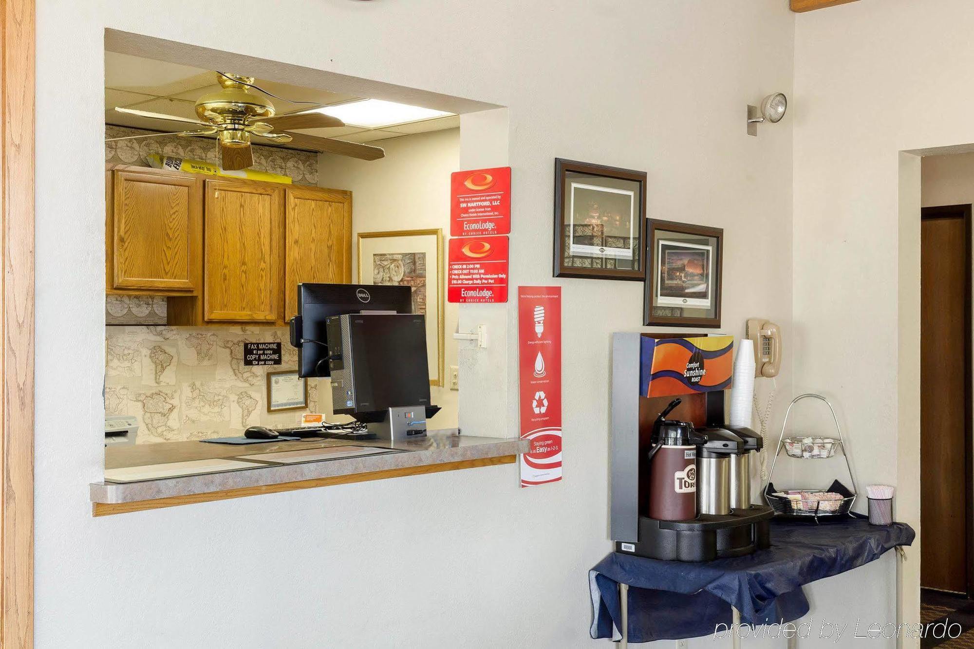 Econo Lodge Watertown Ngoại thất bức ảnh