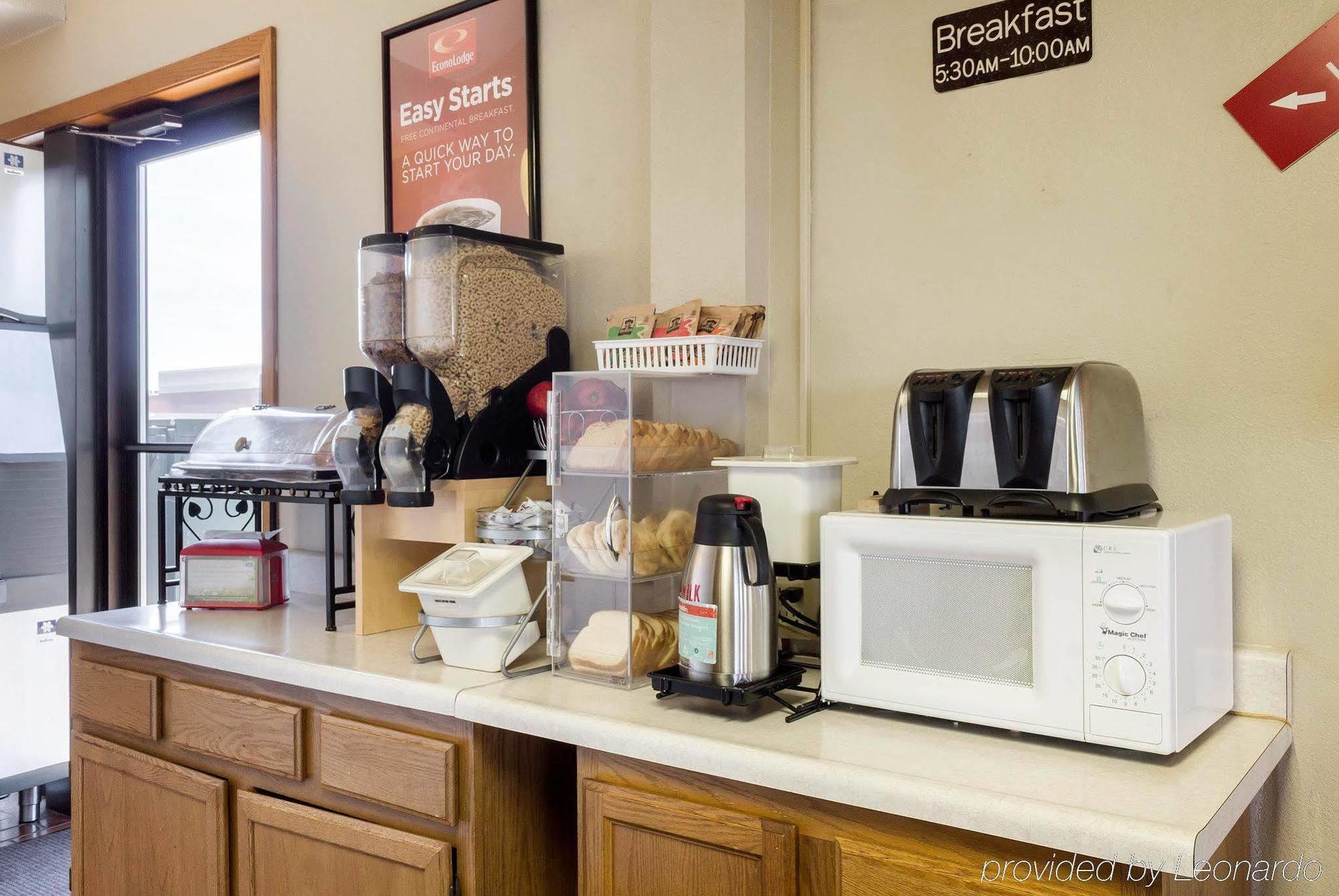 Econo Lodge Watertown Ngoại thất bức ảnh