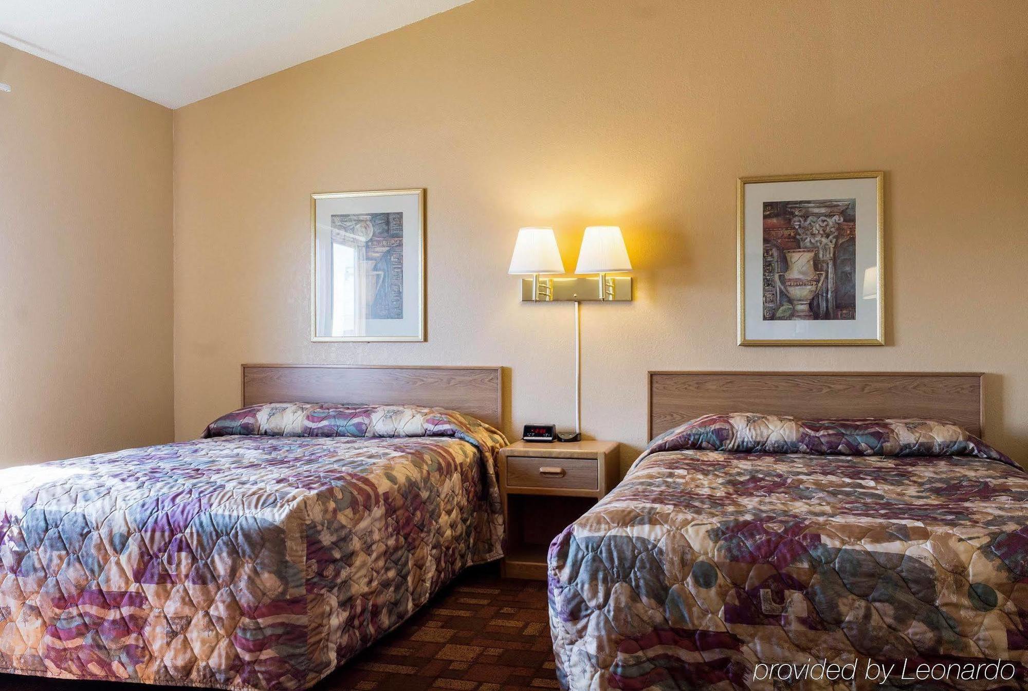 Econo Lodge Watertown Ngoại thất bức ảnh