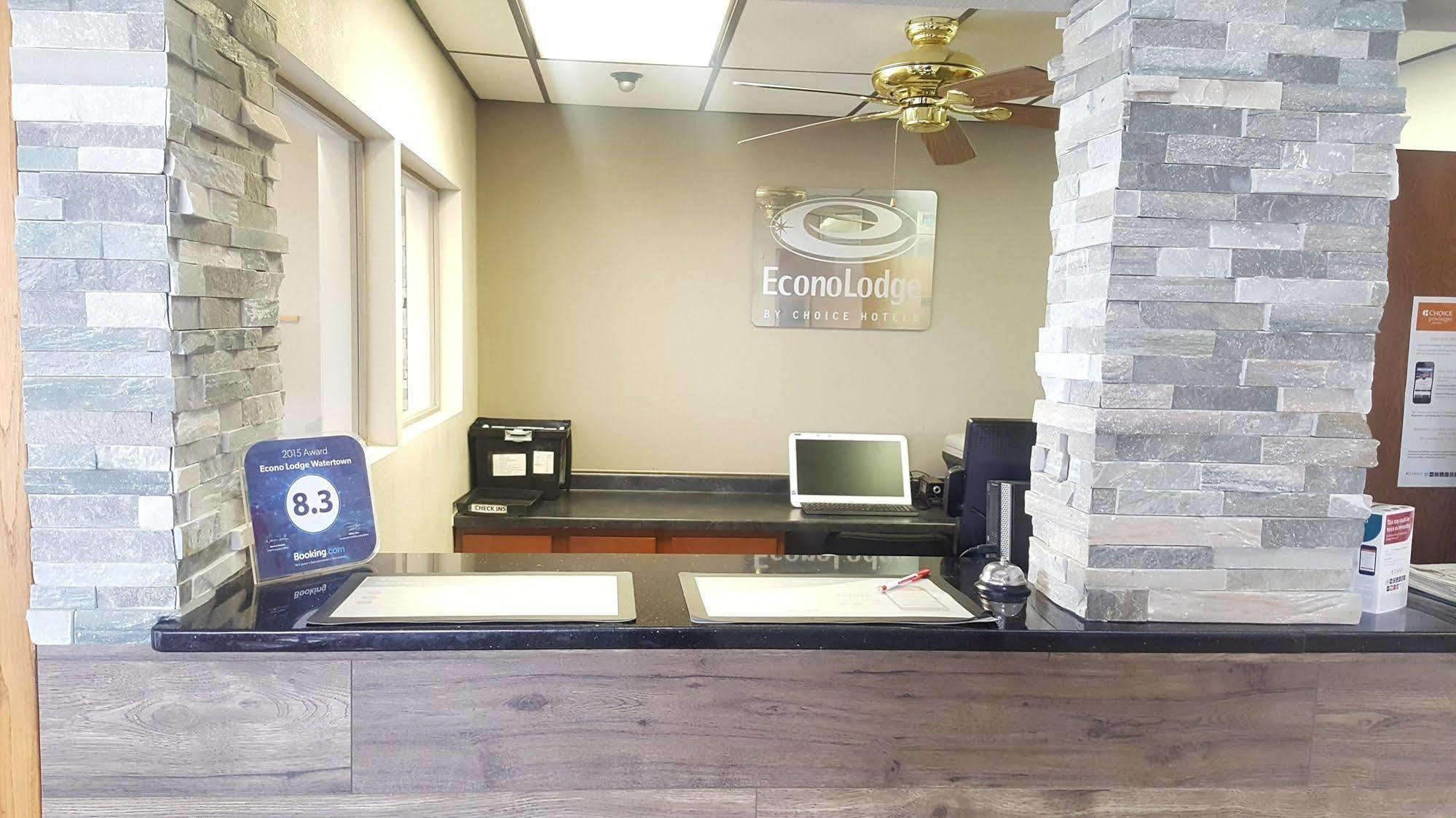 Econo Lodge Watertown Ngoại thất bức ảnh